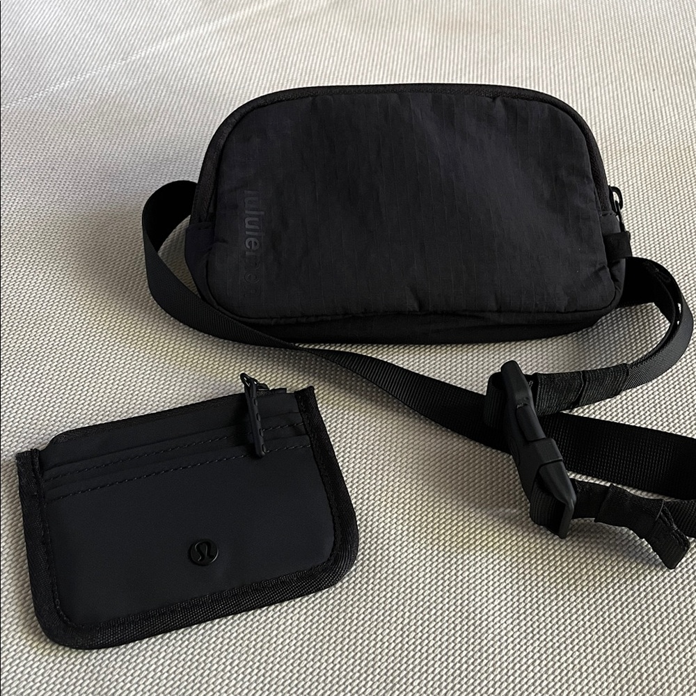 lululemon athletica mini belt Bag & card holder bundle, lightly used, black